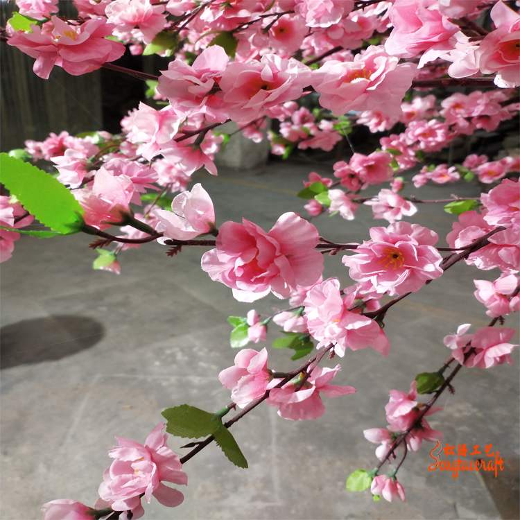 仿真桃花樹真的適合綠化環(huán)境裝飾嗎？